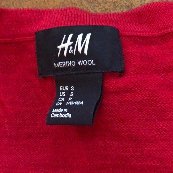 NWOT H&M Sweater - Picture 2 of 5